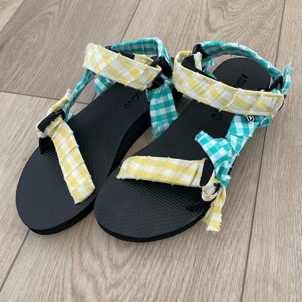 Arizona Love Trekky Bandana Flat Sandals Size 39 (9)